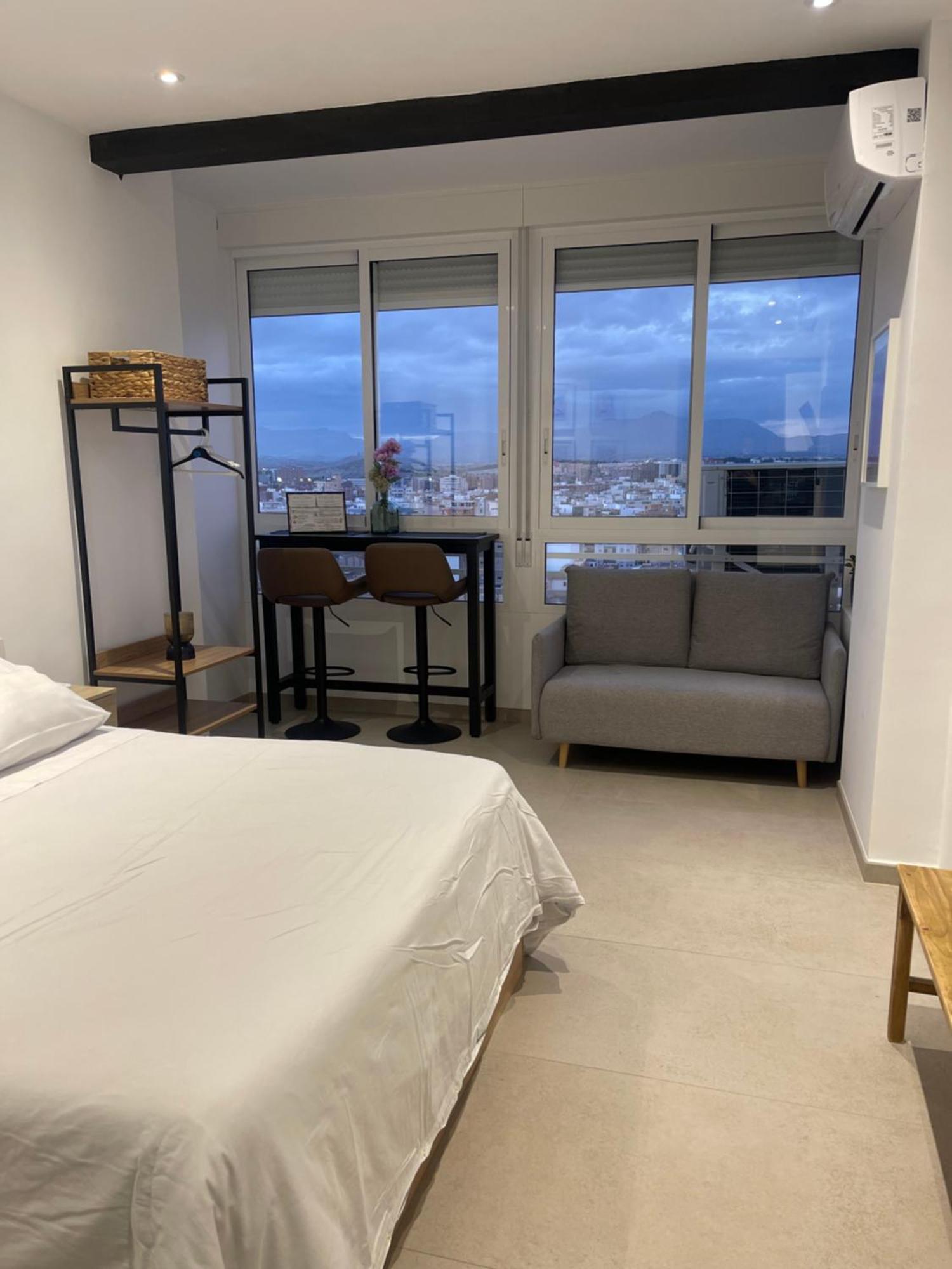 Sky Views Studio In City Centre Alicante Eksteriør billede